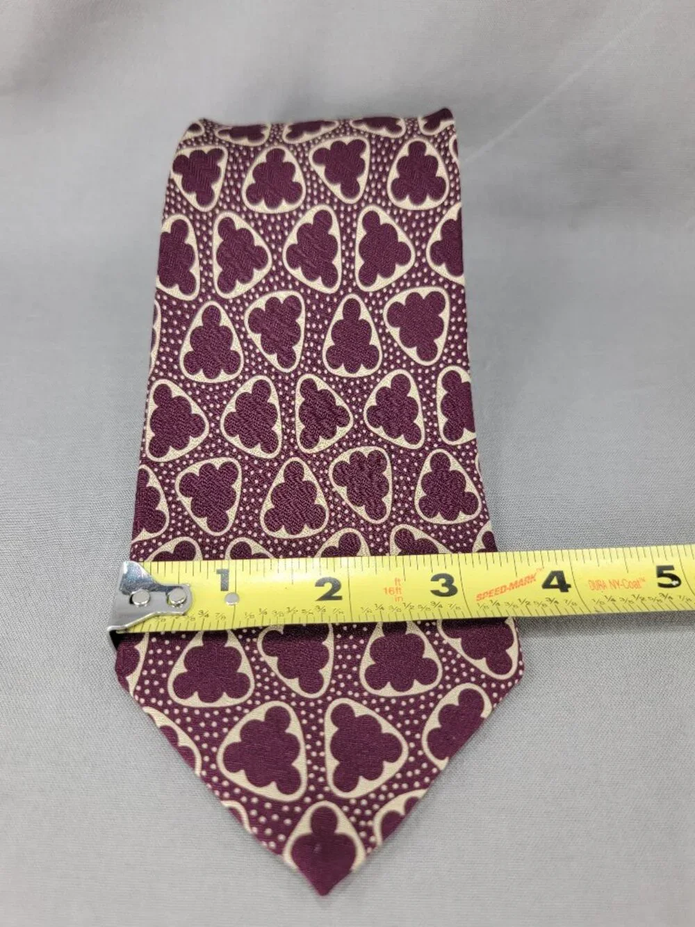 Giorgio Armani Cravatte Silk Necktie Tie Mens Maroon Beige Geometric Medallion